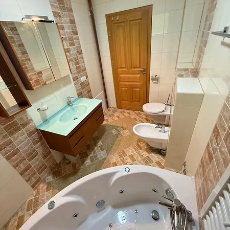 Willa Bjelasnica Alpine Retreat - Cozy Mountain House Near Sarajevo *